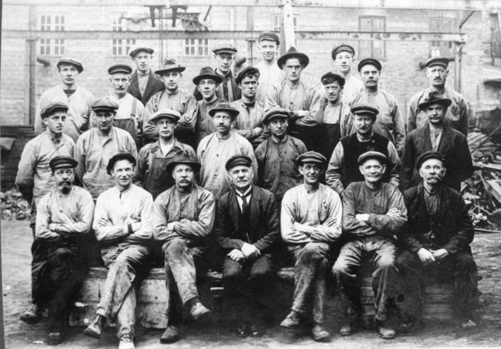 Arbetare gjuteriet omkr 1920