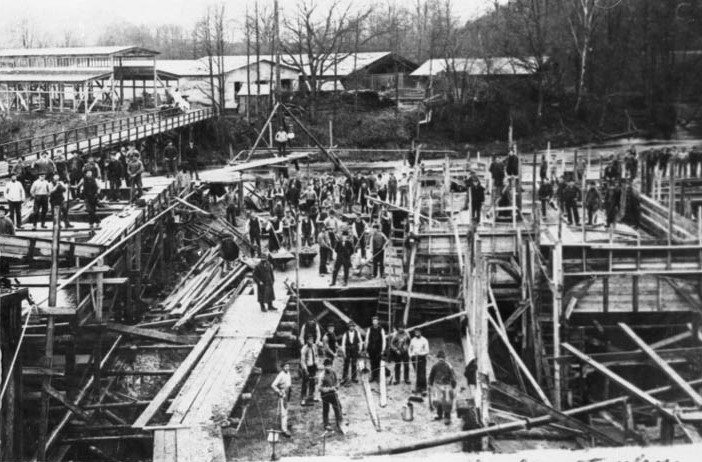 Bygge av kraftverket 1899